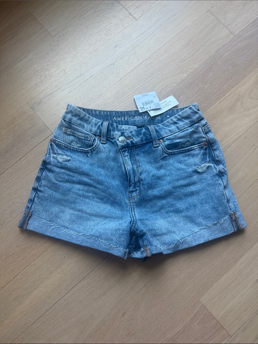 American Eagle Outfitters Light Wash Distressed Denim Shorts NWT